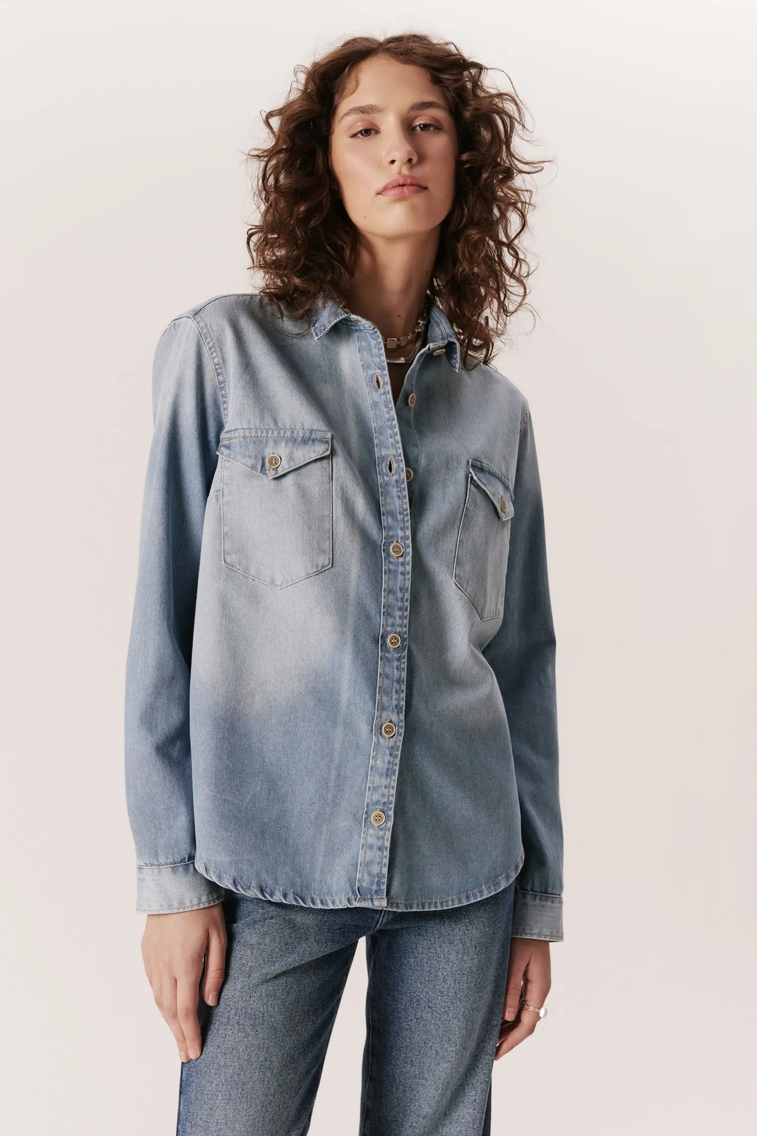 007311_CAMISA_JEANS_BOLSOS_AZULCLARO_ANDREAMARQUES -3-